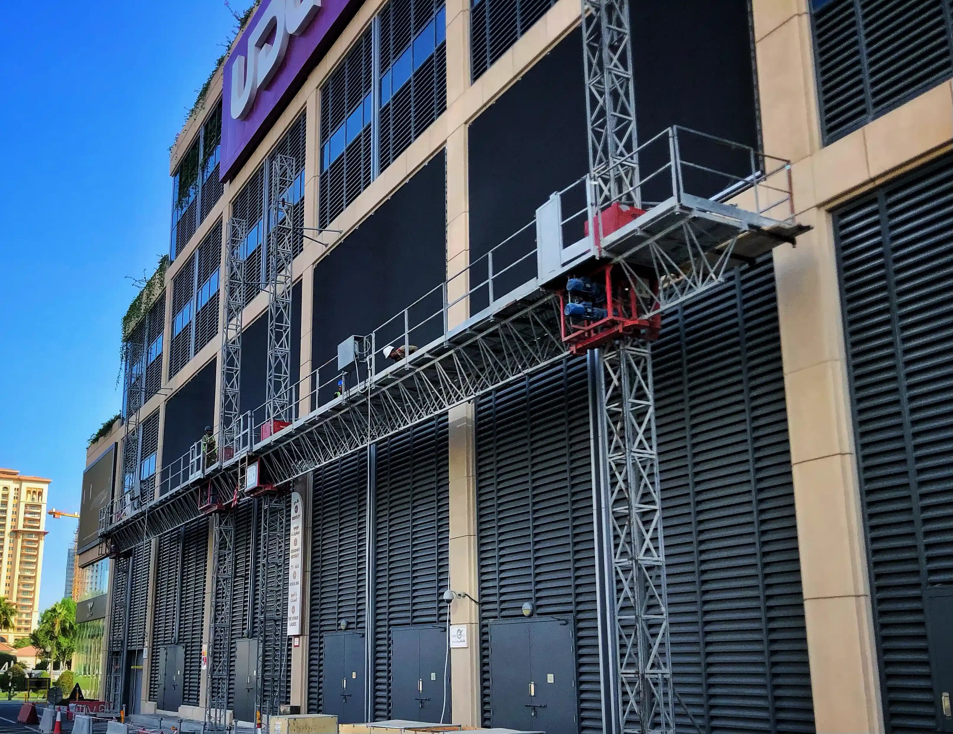Mast climber and scaffolding solutions in Qatar